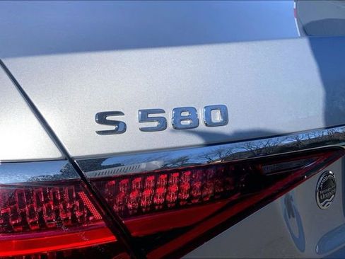 Certified 2022 Mercedes-Benz S 580 4MATIC Sedan image 8