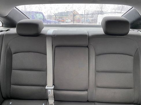 Used 2021 Chevrolet Malibu LT image 25