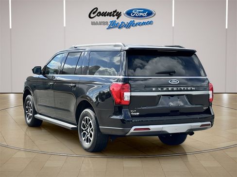 Used 2024 Ford Expedition Max XLT image 18