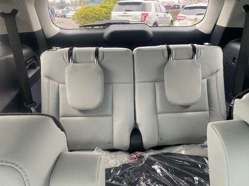 New 2026 Ford Explorer Platinum w/ LUX Leather Package image 31