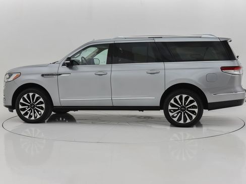 Used 2024 Lincoln Navigator L Reserve image 28