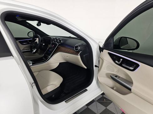 Used 2025 Mercedes-Benz C 300 4MATIC Sedan image 37