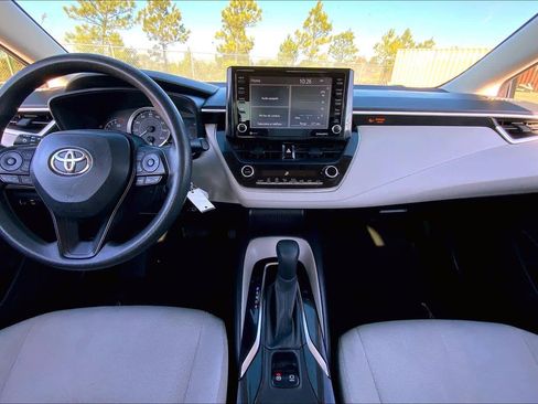 Used 2022 Toyota Corolla LE image 14
