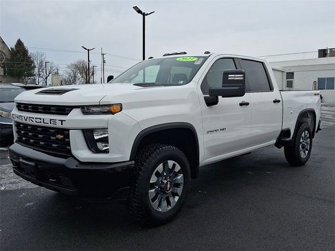 Used 2023 Chevrolet Silverado 2500 Custom w/ Custom Convenience Package image 3