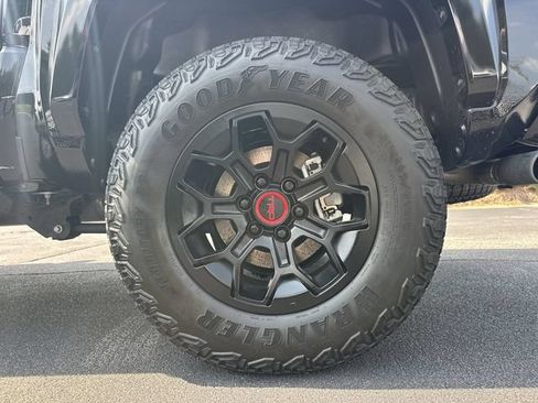 Used 2025 Toyota Tacoma TRD Pro AWD/4WD image 32