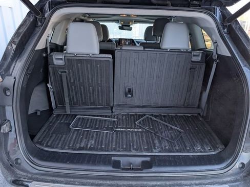 Used 2022 Toyota Highlander XLE image 17