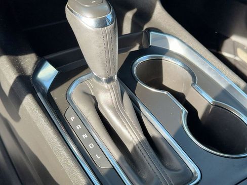 Used 2018 Chevrolet Traverse LT image 24