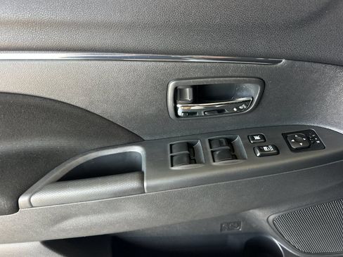 Used 2025 Mitsubishi Outlander Sport ES AWD/4WD image 10
