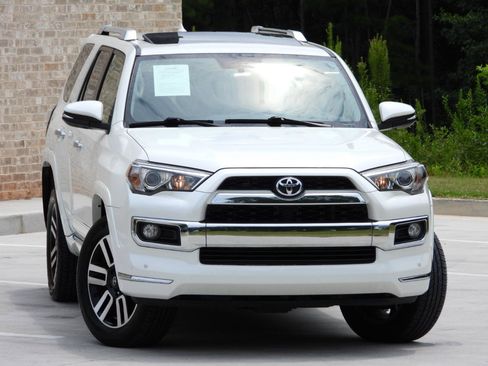 Used 2017 Toyota 4Runner Limited AWD/4WD image 18