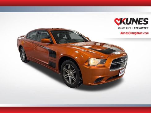 Used 2011 Dodge Charger SE image 2