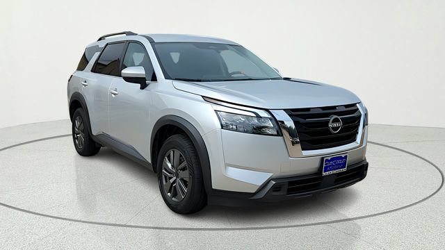 Certified 2025 Nissan Pathfinder SV AWD/4WD image 1