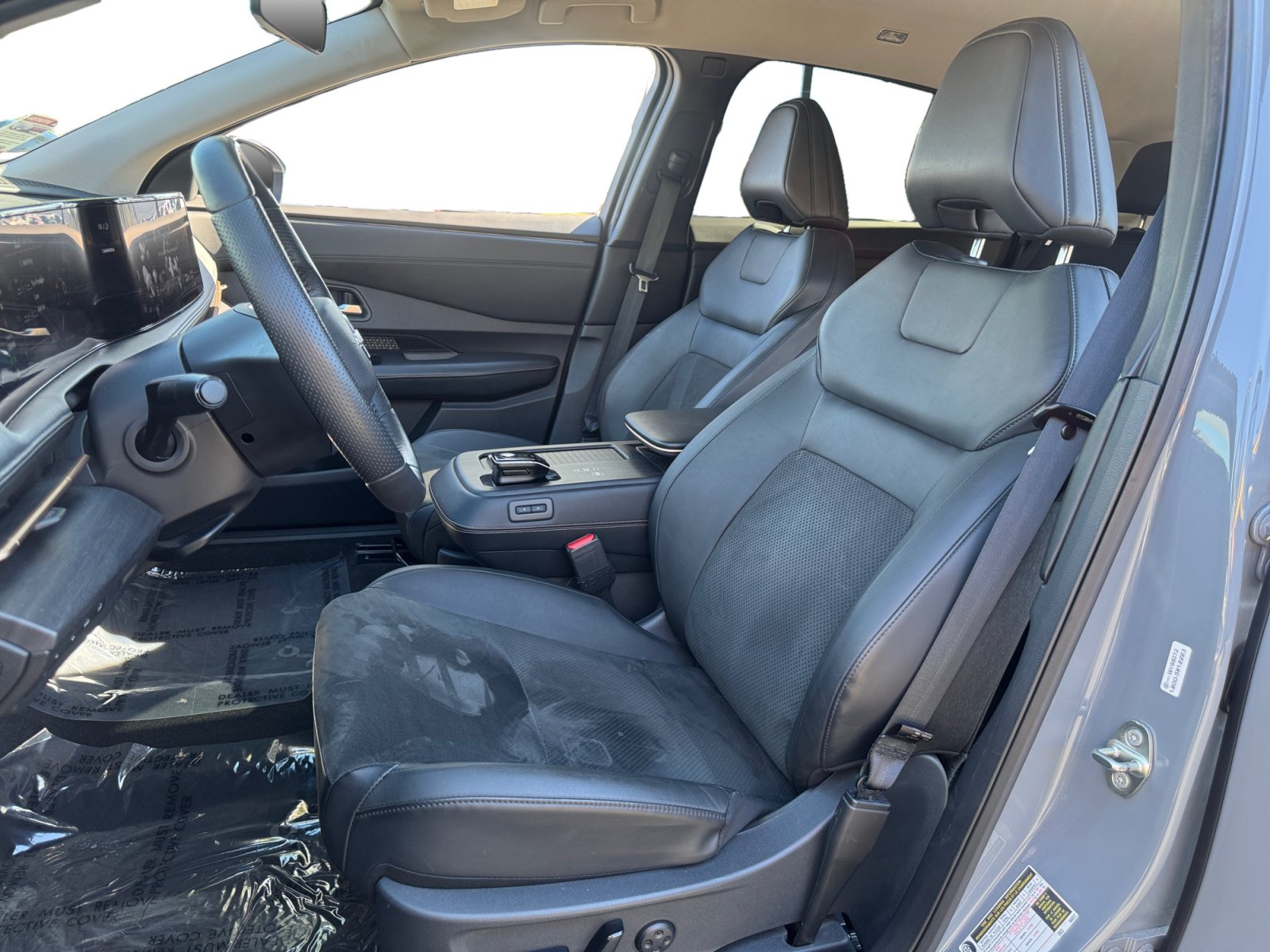 Used 2024 Nissan Ariya FWD image 9