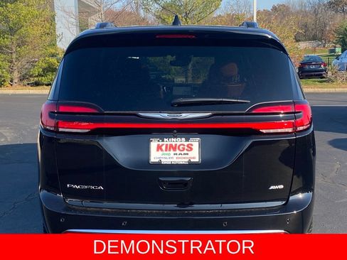 New 2026 Chrysler Pacifica Pinnacle AWD/4WD image 6