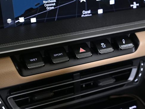 Used 2022 Porsche 911 Carrera image 21