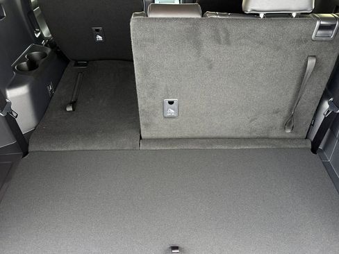 New 2026 Toyota Highlander XLE image 18