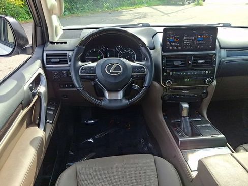 Used 2022 Lexus GX 460 Premium w/ Premium Package AWD/4WD image 13