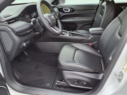 New 2026 Jeep Compass Limited image 13