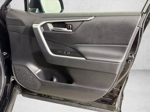 Used 2025 Toyota RAV4 XLE FWD image 14
