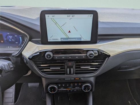Used 2022 Ford Escape Titanium w/ Titanium Premium Package FWD image 30