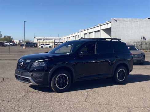 New 2025 Nissan Pathfinder Rock Creek image 2