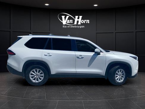 Used 2024 Toyota Grand Highlander AWD image 8