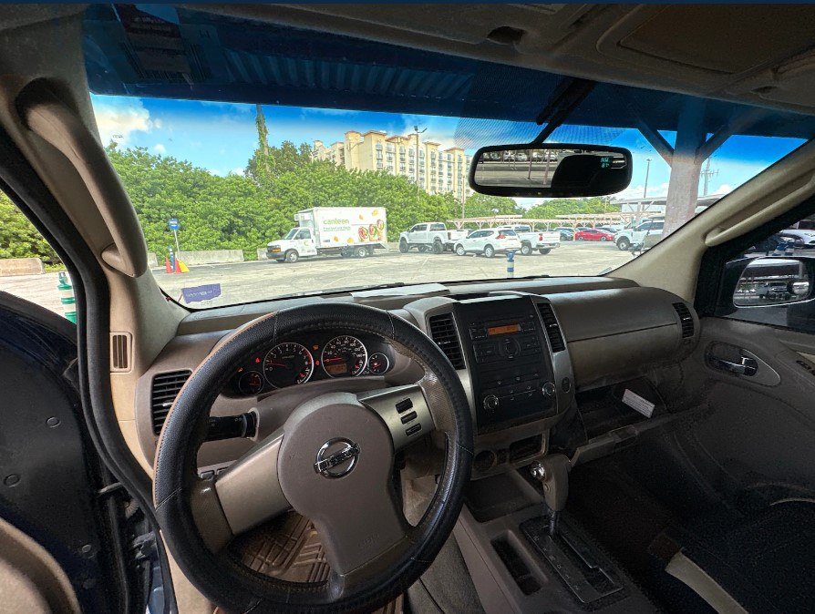 Used 2009 Nissan Frontier LE RWD image 3