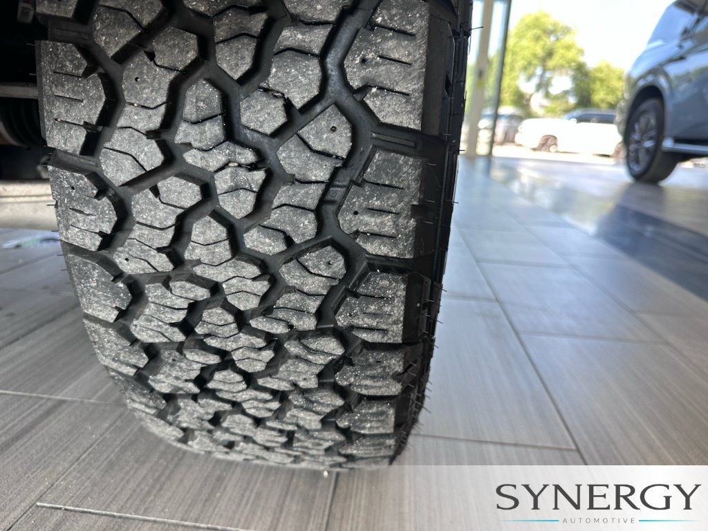 Used 2024 Ford Bronco Black Diamond AWD/4WD image 12
