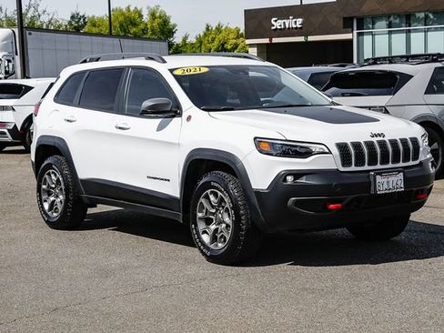Used 2021 Jeep Cherokee Trailhawk w/ Trailer Tow Group AWD/4WD image 6