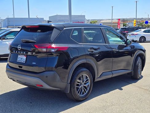 Used 2023 Nissan Rogue S AWD/4WD image 4