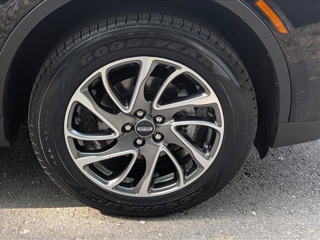 Certified 2022 Lincoln Corsair AWD w/ Equipment Group 101A image 7
