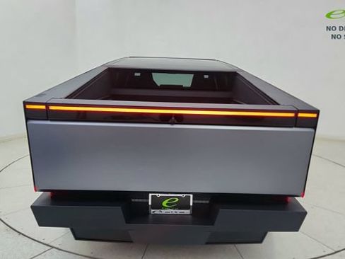 Used 2024 Tesla Cybertruck Cyberbeast AWD/4WD image 5