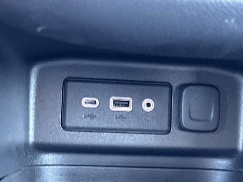 Used 2020 Chevrolet Equinox LT image 38