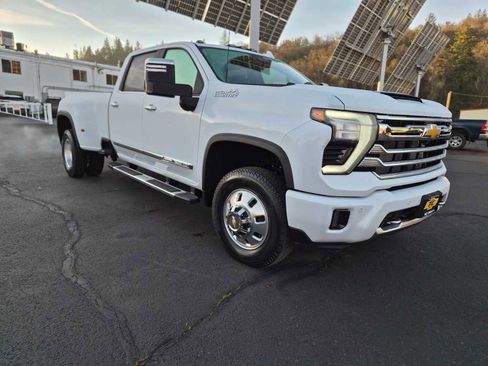 New 2026 Chevrolet Silverado 3500 High Country w/ High Country Premium Package image 3