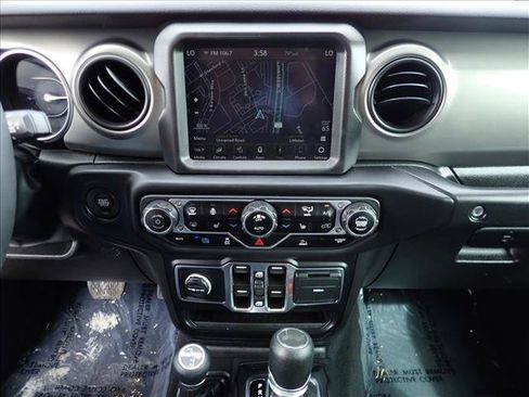 Used 2023 Jeep Wrangler Unlimited w/ Cold Weather Group AWD/4WD image 15