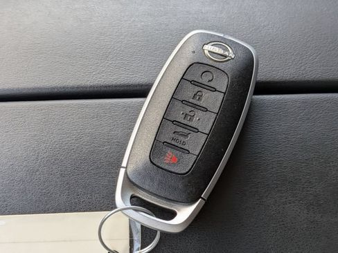 Used 2025 Nissan Rogue SV FWD image 27