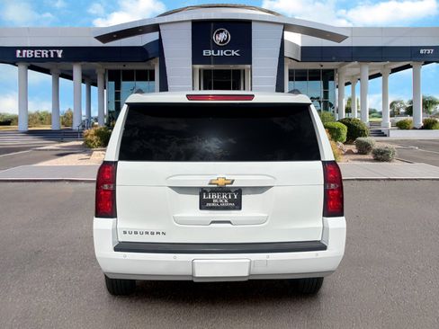 Used 2017 Chevrolet Suburban LT w/ Luxury Package RWD image 9