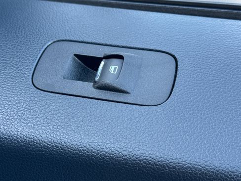 Used 2022 Ford F250 Lariat w/ Lariat Value Package image 22