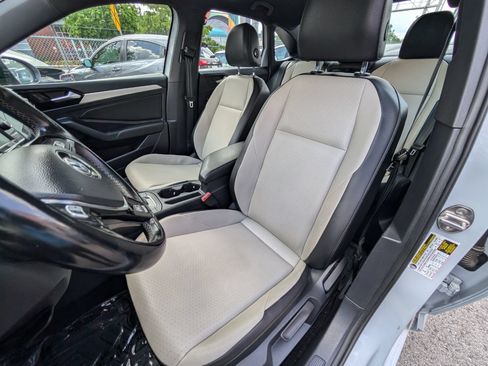 Used 2019 Volkswagen Jetta R-Line FWD image 16