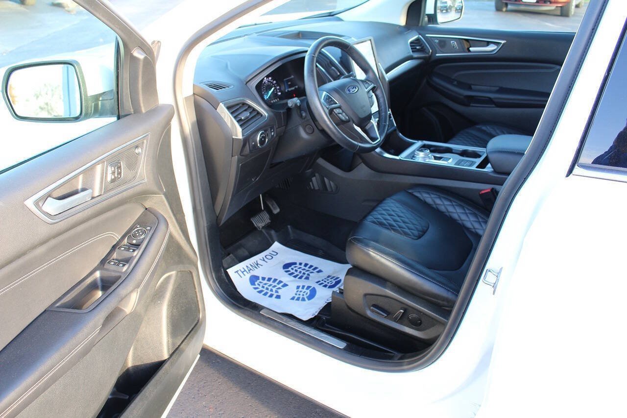 Used 2023 Ford Edge Titanium w/ Equipment Group 301A AWD/4WD image 12