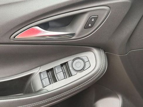 Certified 2025 Buick Encore GX Preferred FWD image 14