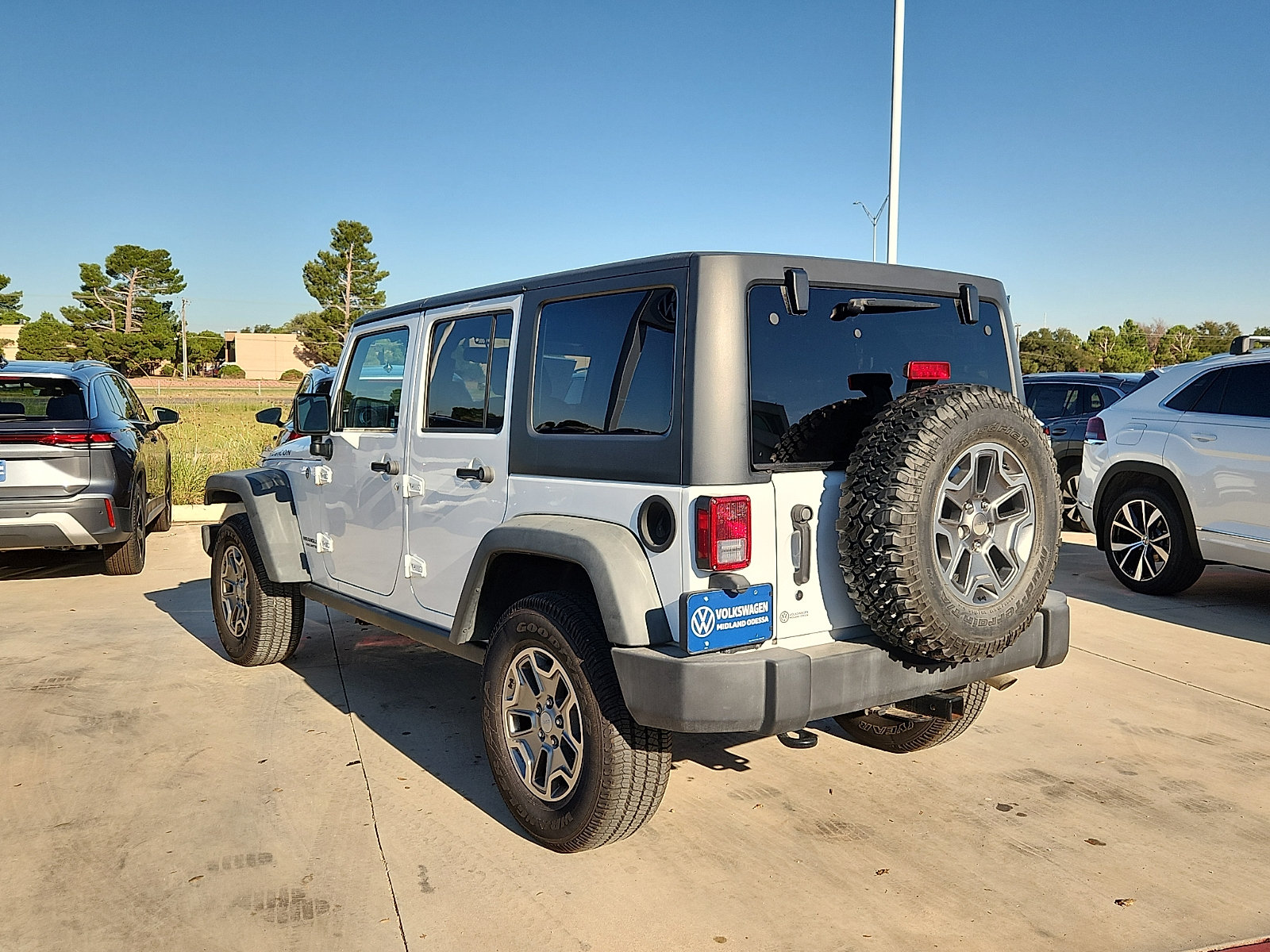 Used 2017 Jeep Wrangler Unlimited Rubicon AWD/4WD image 4
