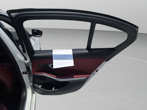 Used 2024 BMW 330i Sedan w/ Premium Package RWD image 26