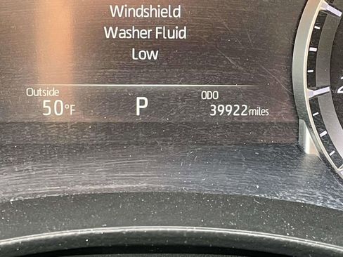 Used 2023 Toyota Highlander LE image 38