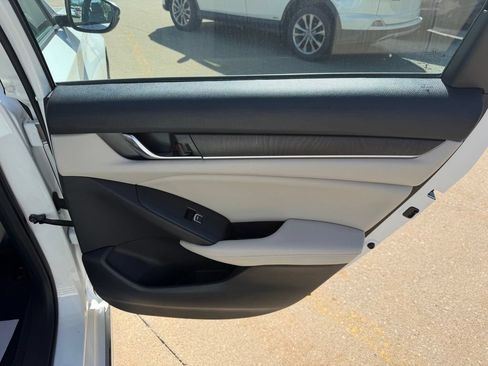 Used 2020 Honda Accord EX-L image 31