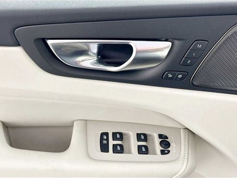 Used 2025 Volvo XC60 B5 Plus w/ Protection Package Premier image 17