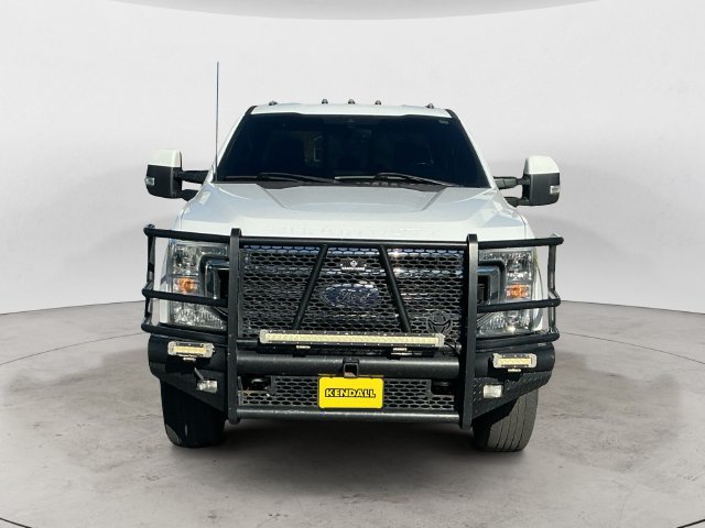 Used 2022 Ford F350 Lariat w/ Lariat Value Package AWD/4WD image 2