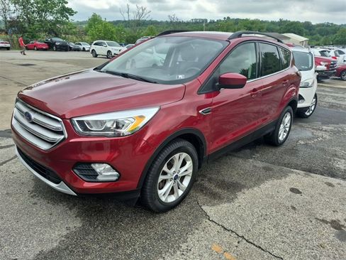 Used 2017 Ford Escape SE w/ Equipment Group 201A AWD/4WD image 1