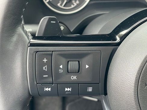 Used 2022 Nissan Rogue SL w/ SL Premium Package image 18