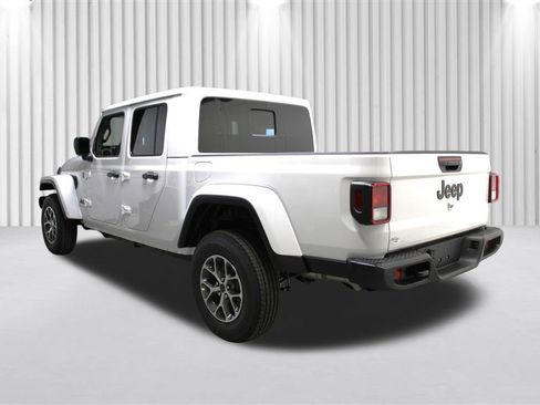 New 2026 Jeep Gladiator Sport image 5