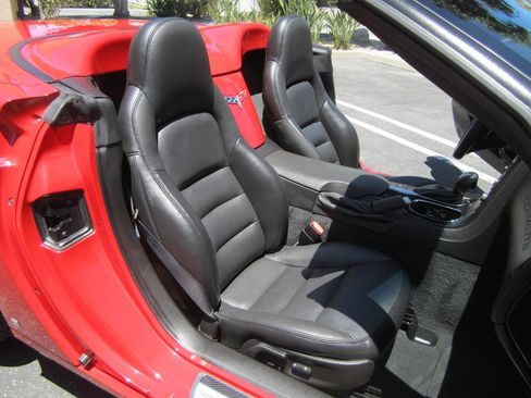 Used 2008 Chevrolet Corvette Convertible w/ Preferred Equipment Group RWD image 26